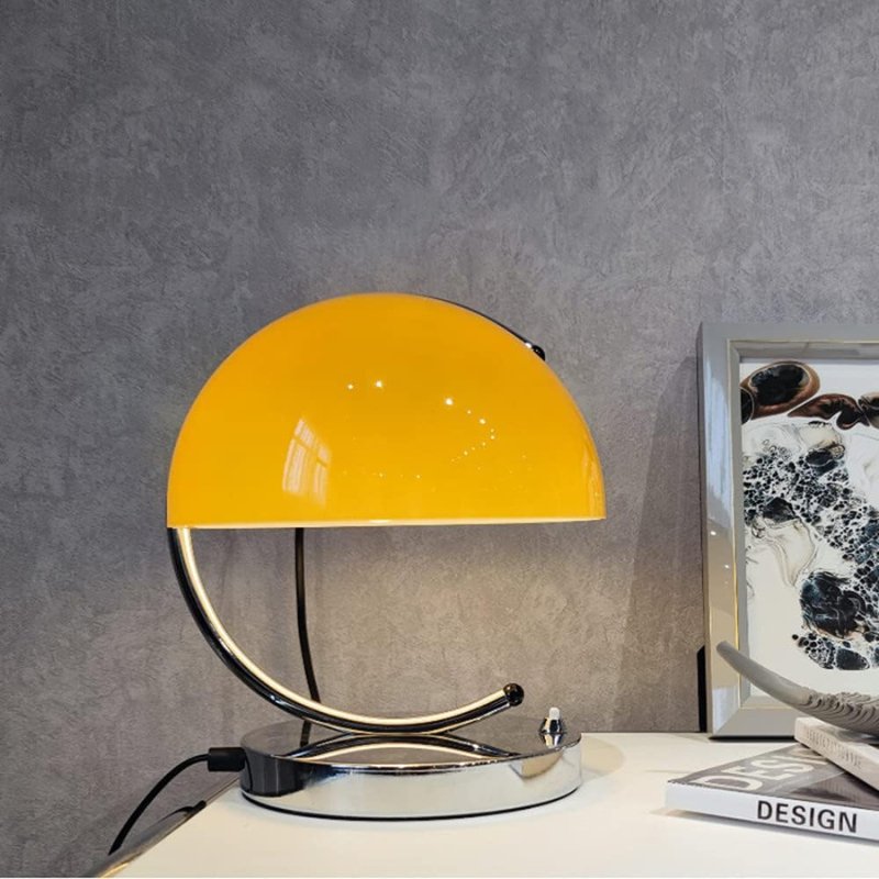 NostalgiaGlow | Elegant Vintage Style Table Lamp for Cozy Spaces 5
