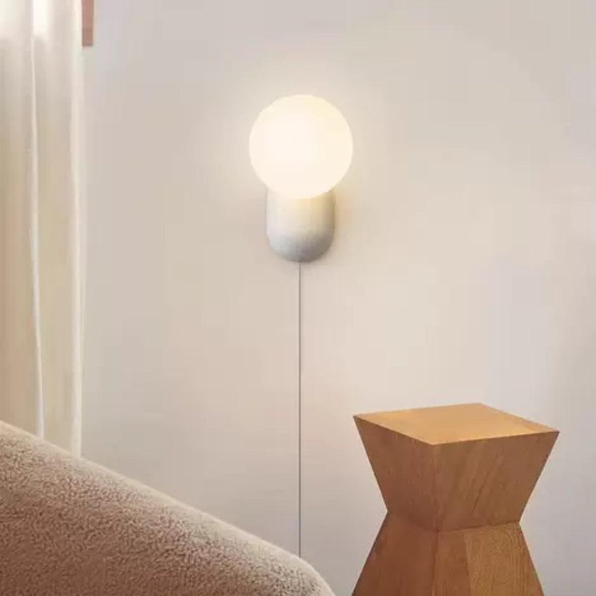 Freyza | Applique murale d’intérieur moderne Valentina en verre et résine avec LED – Chambre et salon modernes