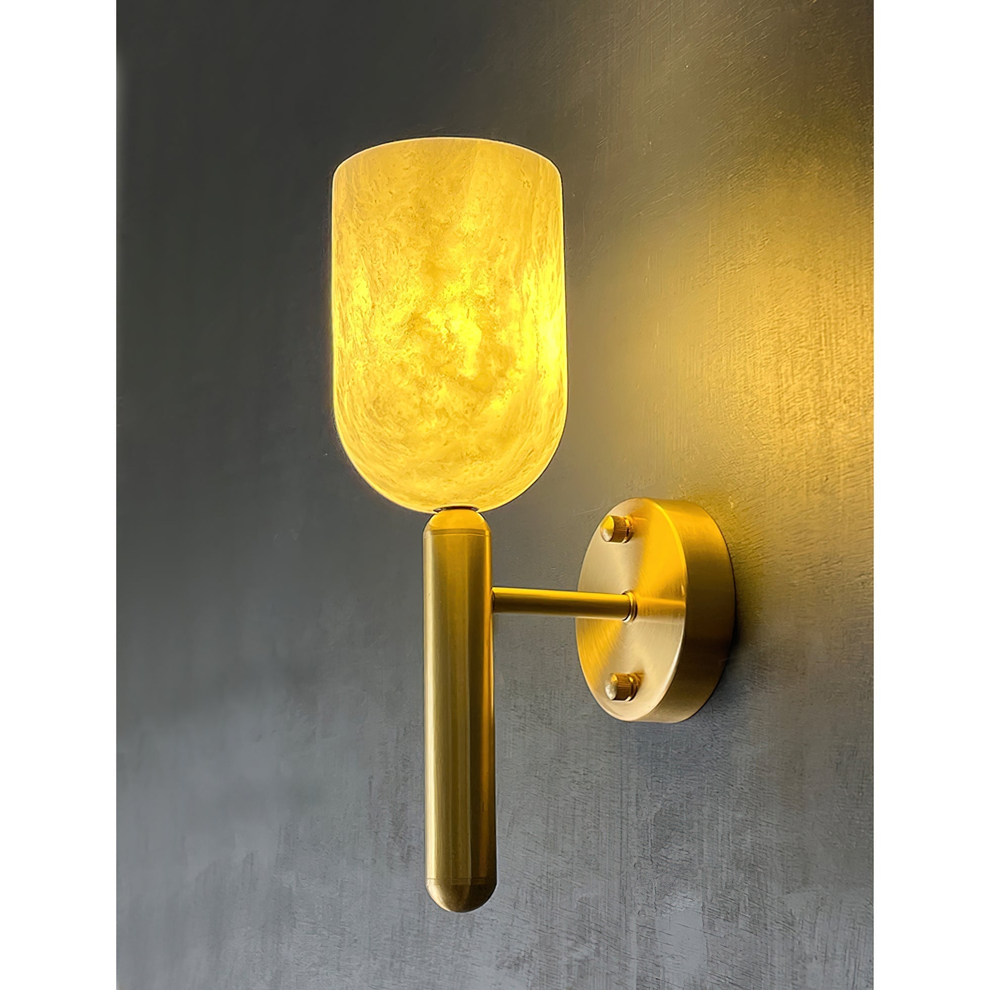 Applique murale en laiton et albâtre Freyza | Lyphaia – chambre et couloir