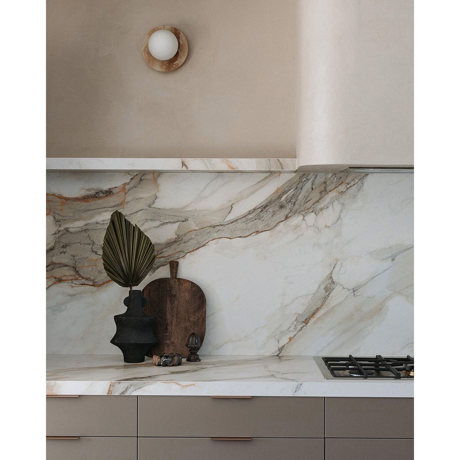 Freyza | Ovyna Onyx Glass Glass Wall Light – Bedroom Hallway
