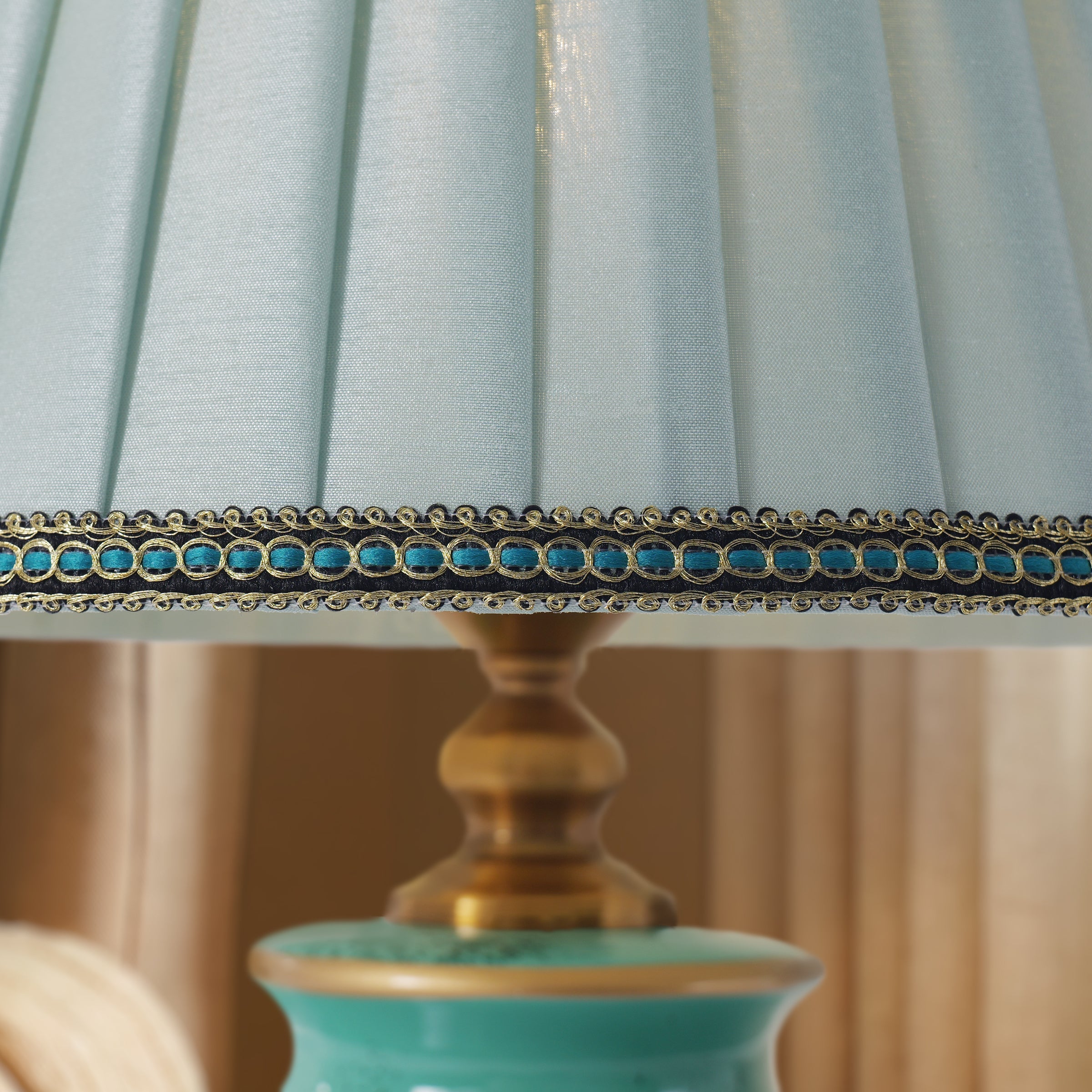 Ceramic Elegance | Timeless Hand-Painted Chinoiserie Table Lamp Collection 8