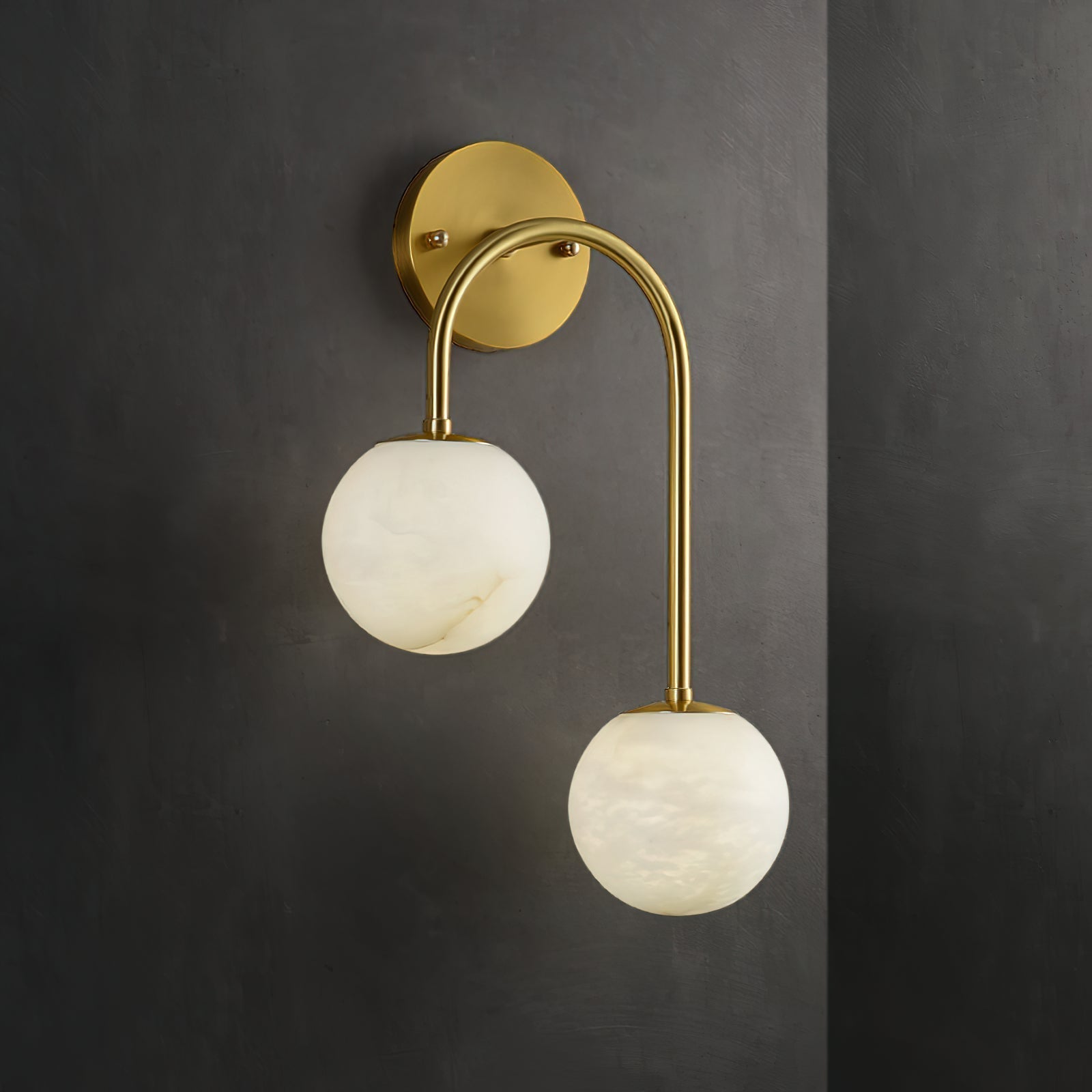 Freyza | Elthaila Wandleuchte aus Messing und Alabaster – Schlafzimmer, Flur