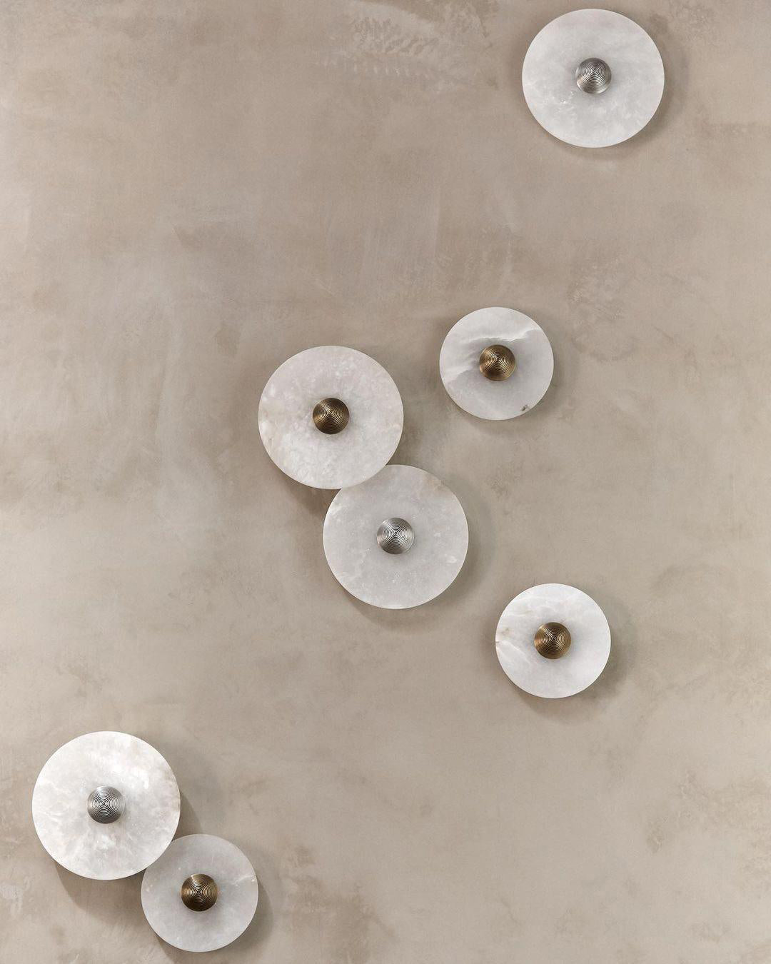Freyza | Applique murale ronde en albâtre et laiton – Chambre, couloir