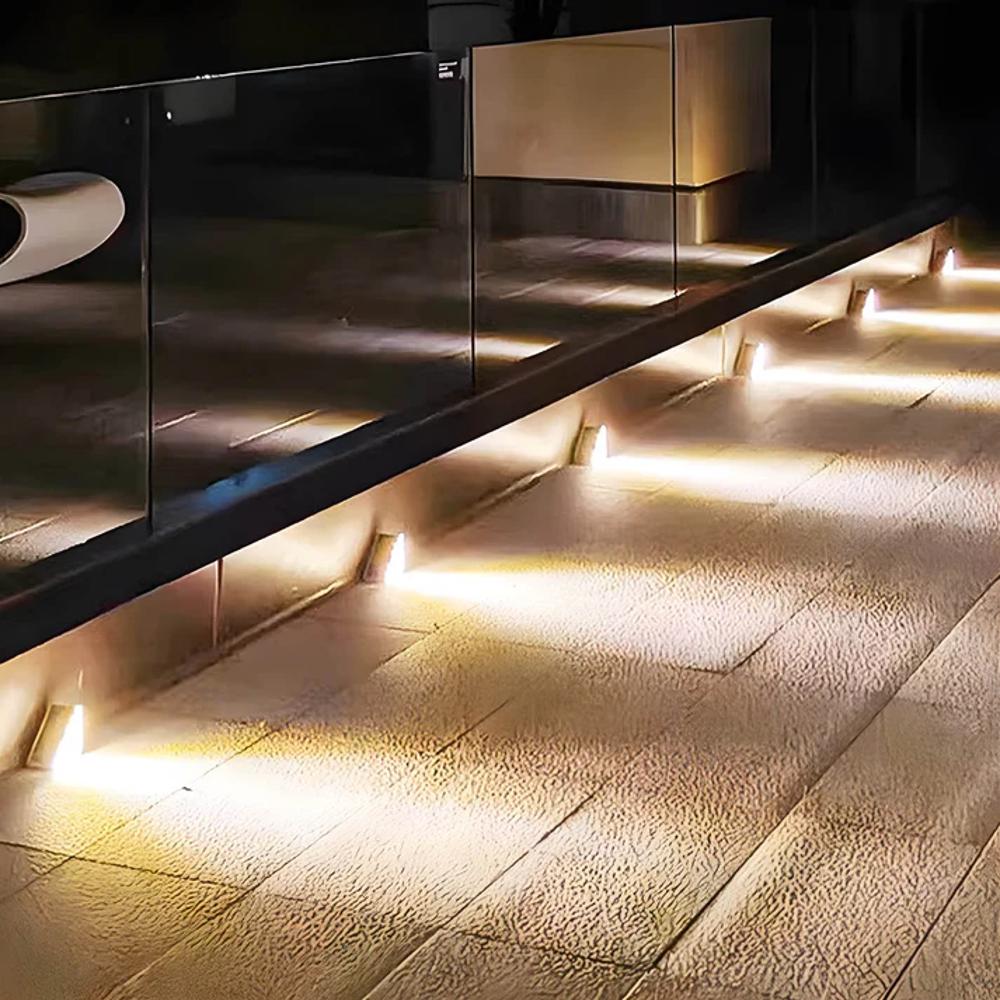 Freyza - Solara | Stylish Modern Solar Garden Lights for Outdoor Illumination