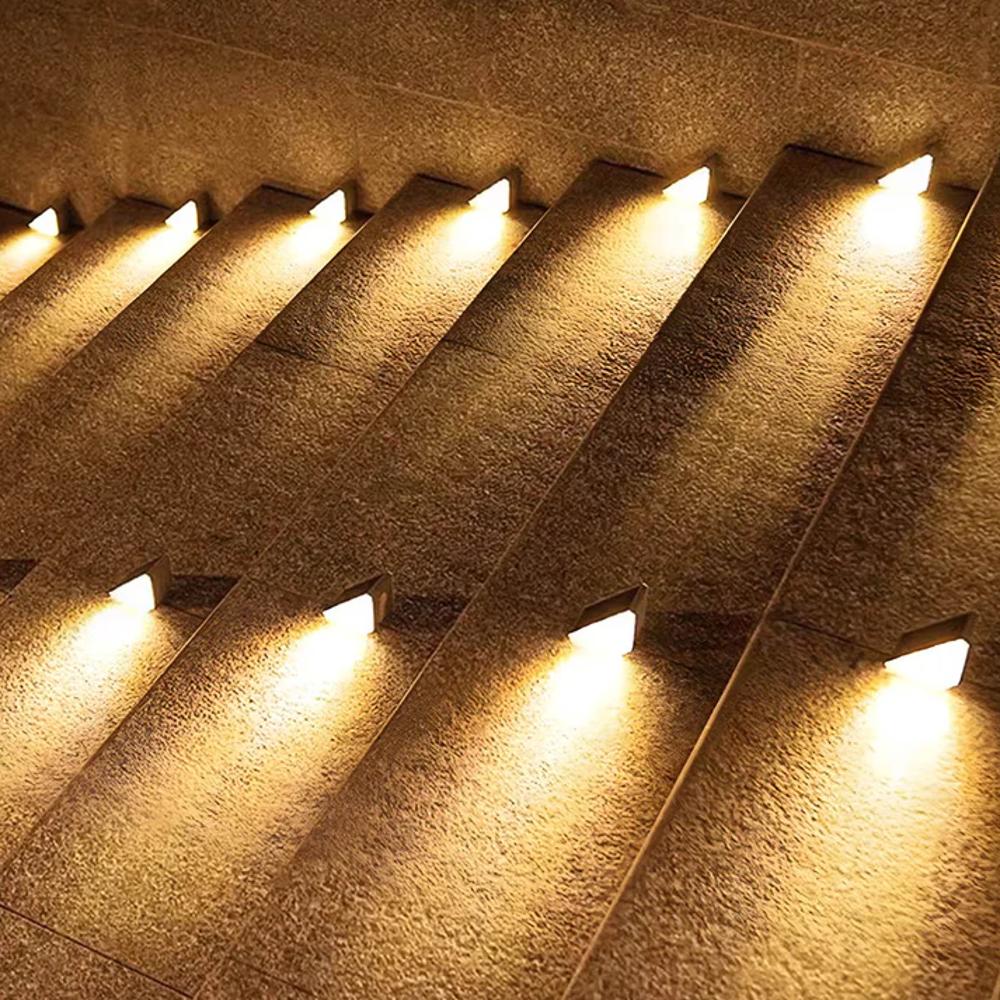 Freyza - Solara | Stylish Modern Solar Garden Lights for Outdoor Illumination