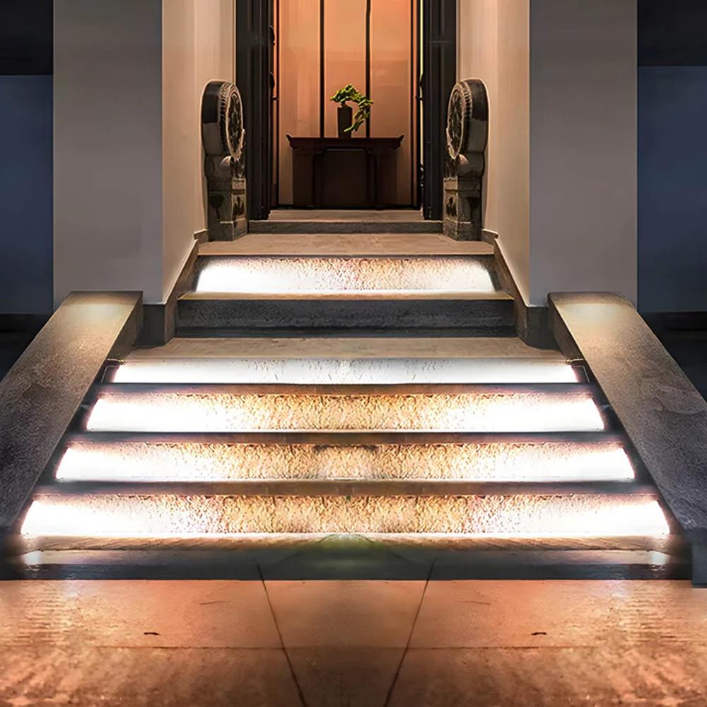 Freyza - Solara | Stylish Modern Solar Garden Lights for Outdoor Illumination
