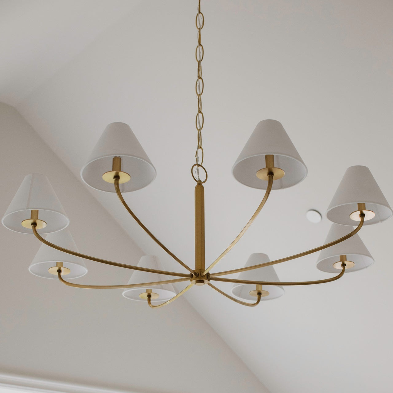 Freyza | Klassischer Vintage-Stoff-Kronleuchter Fleur – Vintage-Esszimmer-Wohnzimmer