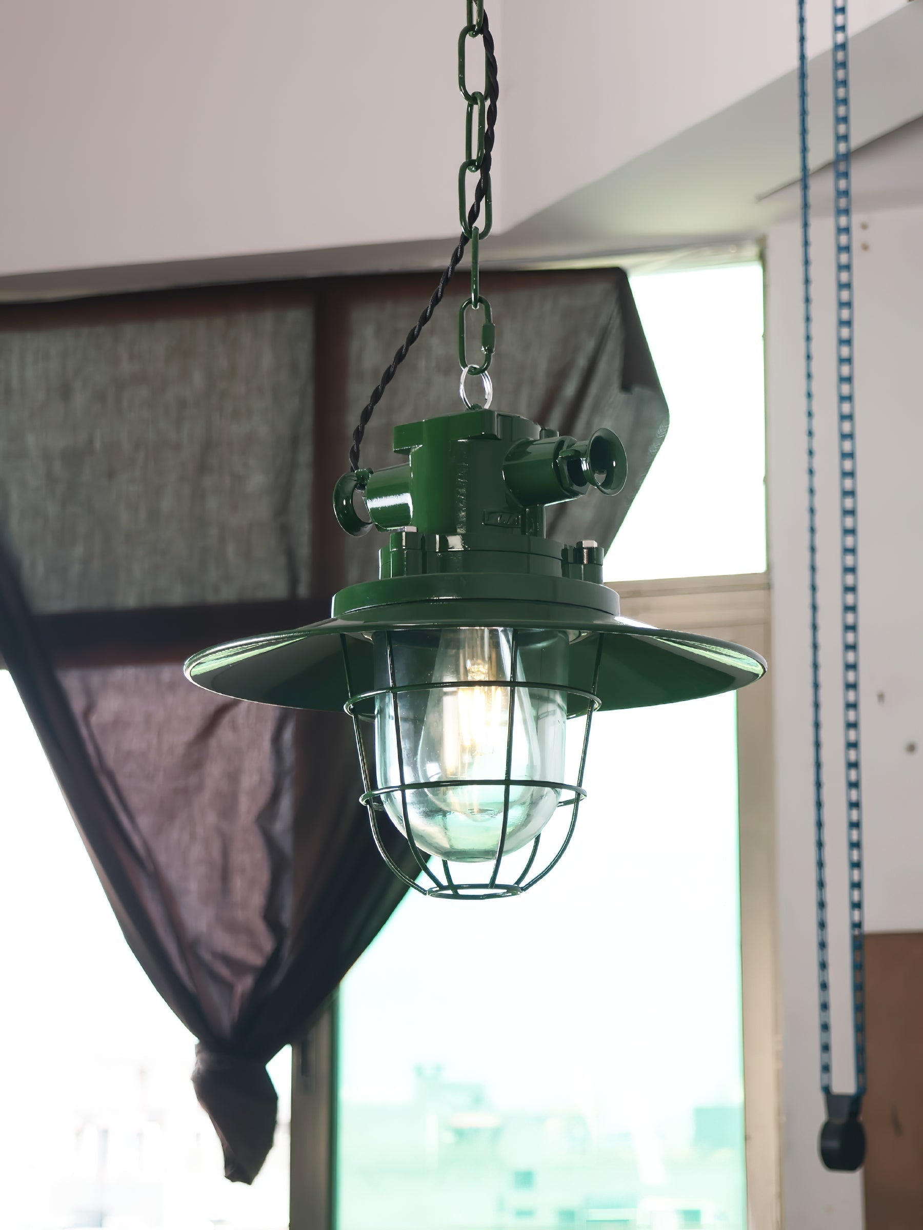 Freyza | Vemiryra – Suspension industrielle vintage pour cuisine et salle à manger