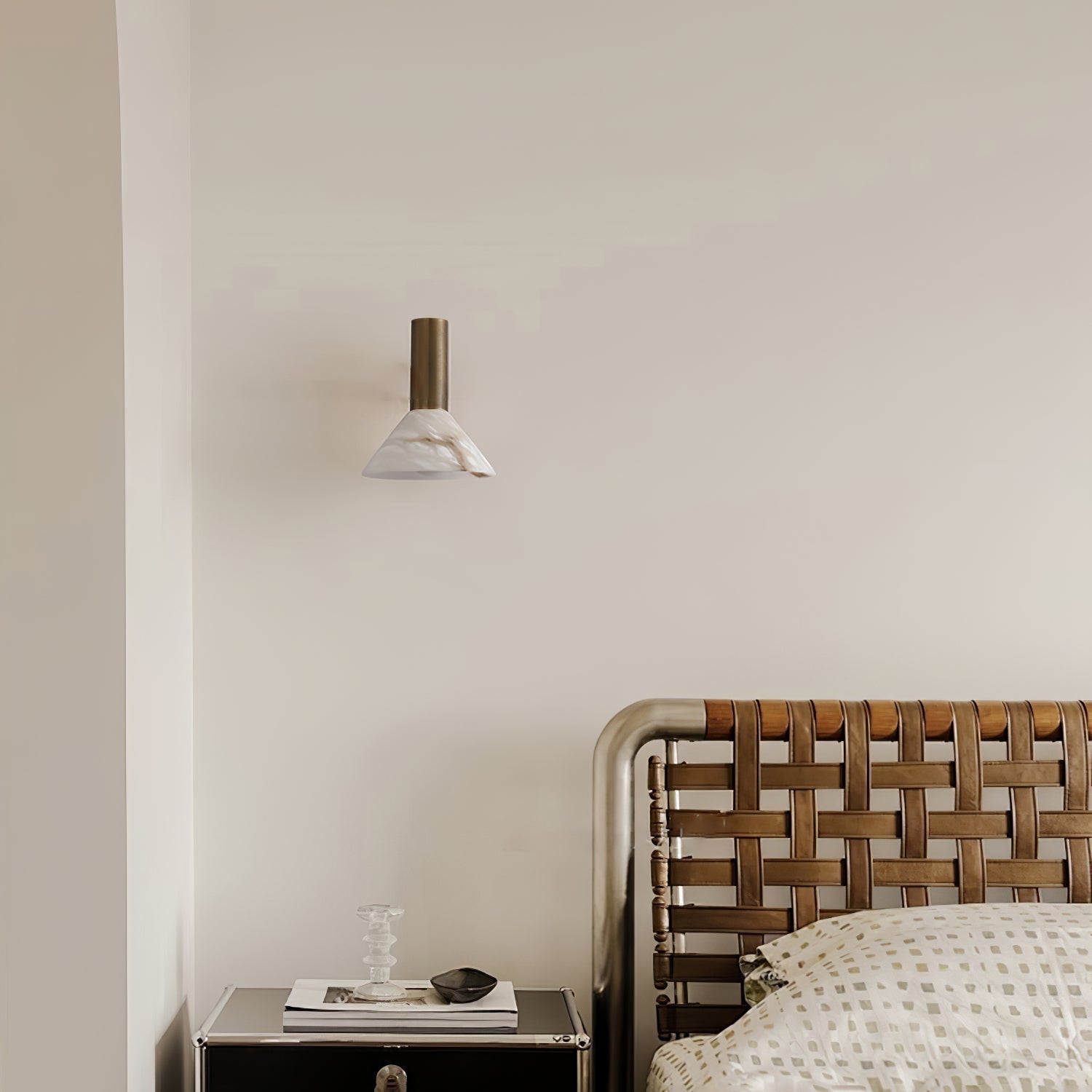 Freyza | Applique murale conique en albâtre Eurnoria – chambre, couloir