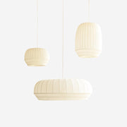 Freyza | Suspension en tissu blanc avec abat-jour en soie – Luminaire moderne pour cuisine et salle à manger