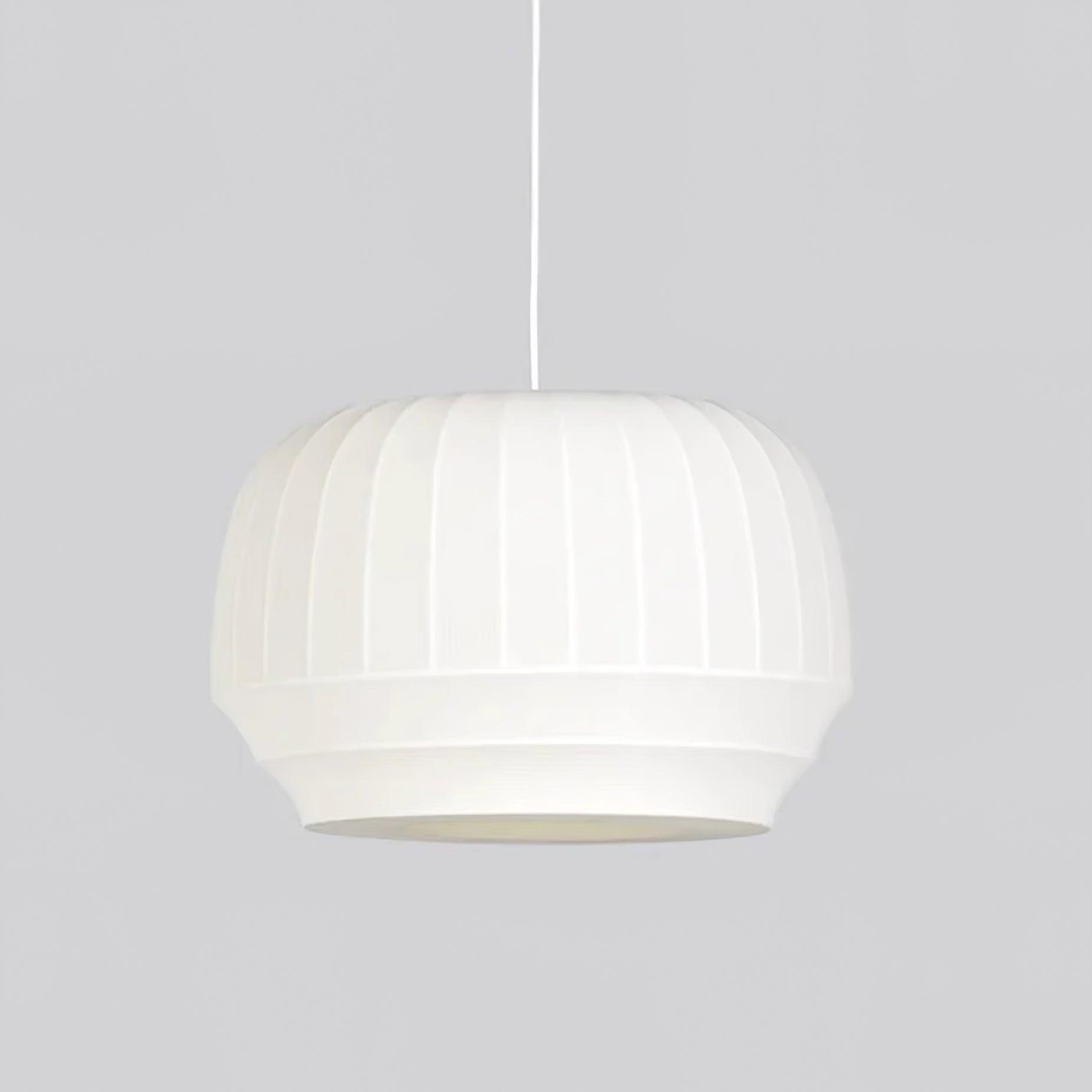 Freyza | Suspension en tissu blanc avec abat-jour en soie – Luminaire moderne pour cuisine et salle à manger