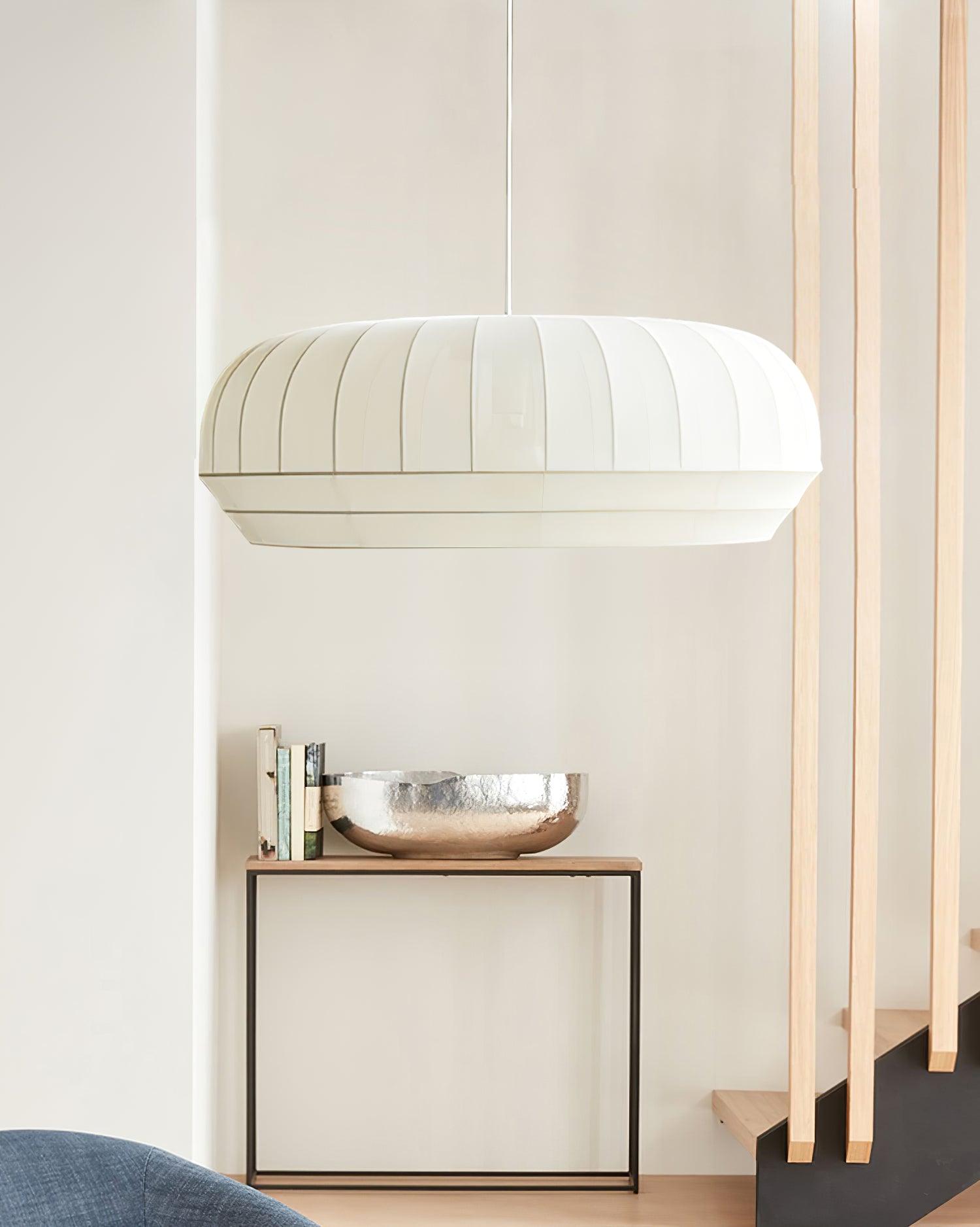 Freyza | Suspension en tissu blanc avec abat-jour en soie – Luminaire moderne pour cuisine et salle à manger