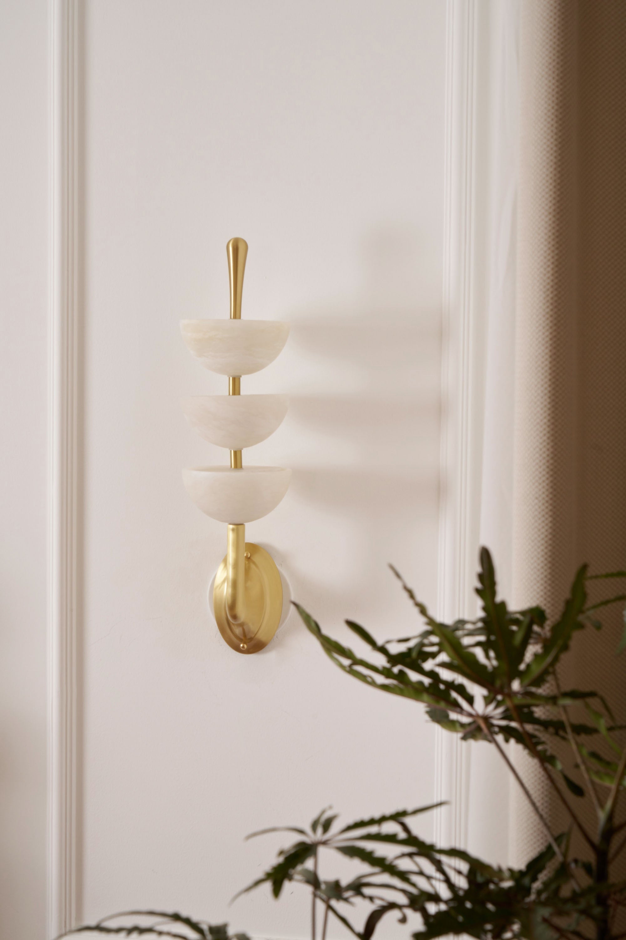 Freyza | Vitheiel Art Alabaster Wall Light – Bedroom Hallway