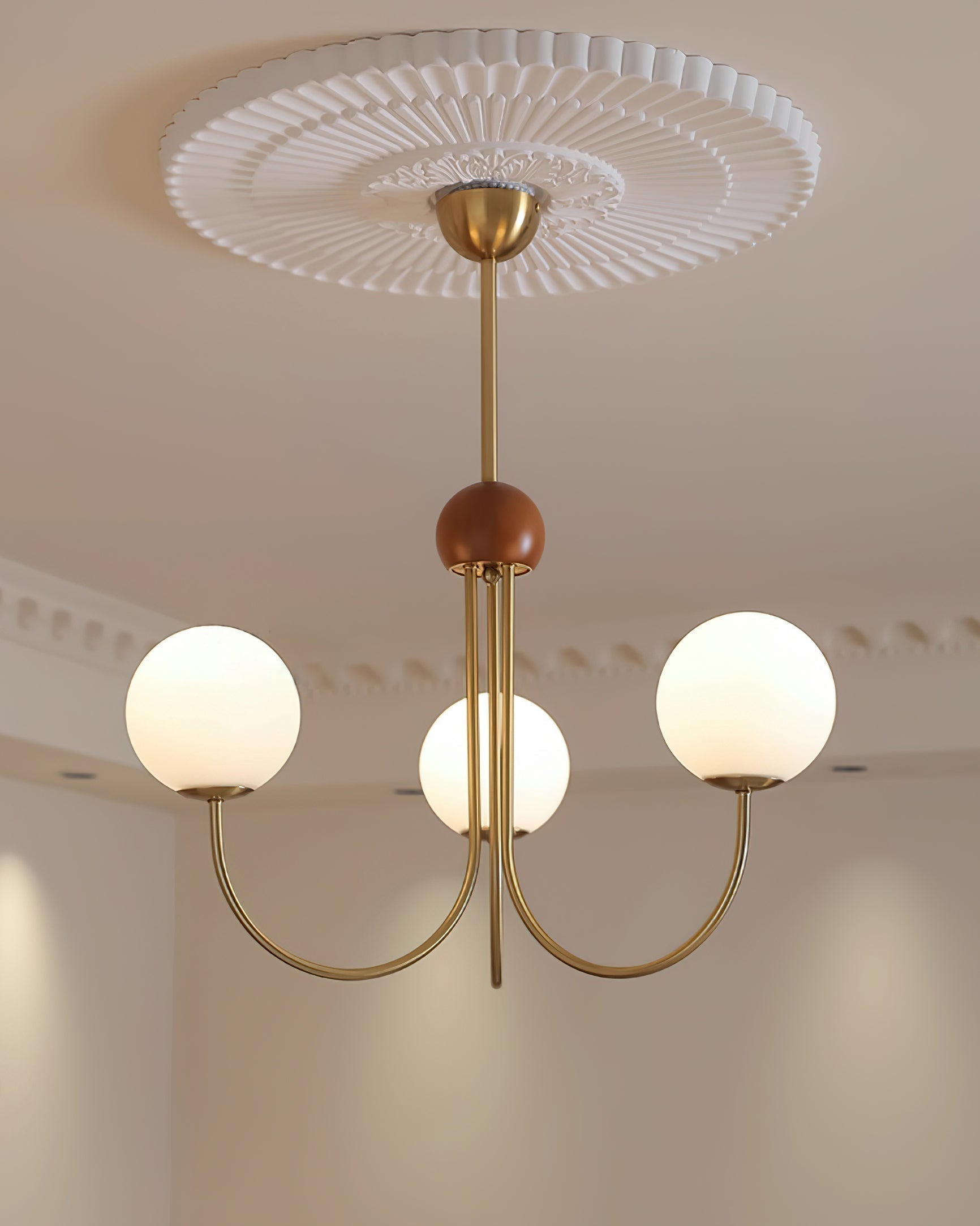 Freyza | Lustre moderne en laiton et verre – Salle à manger et salon modernes