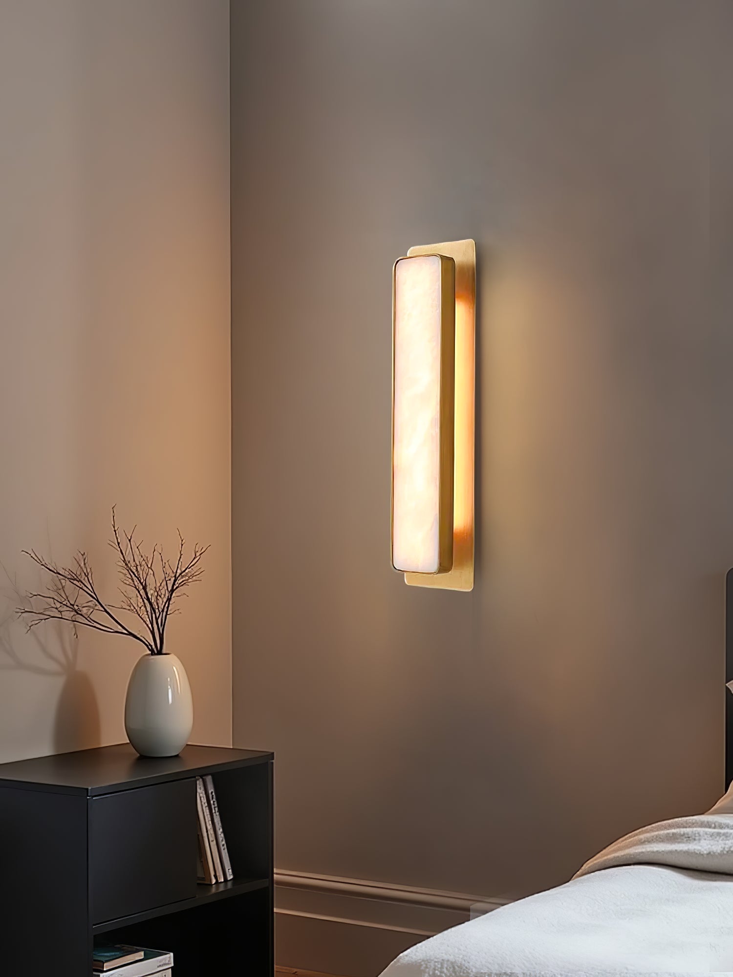 Freyza | Applique murale linéaire en albâtre Ollore – Chambre Couloir