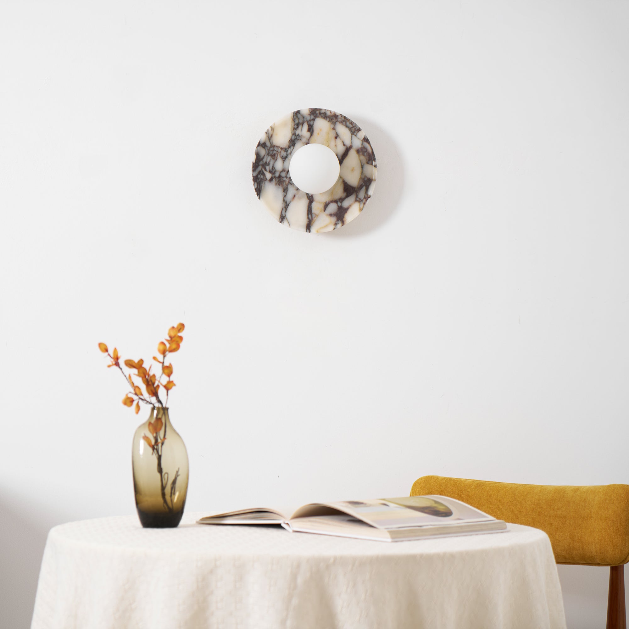 Freyza | Cacariel-Marmor-Glas-Wandleuchte mit Glasmurmel – Schlafzimmer, Flur