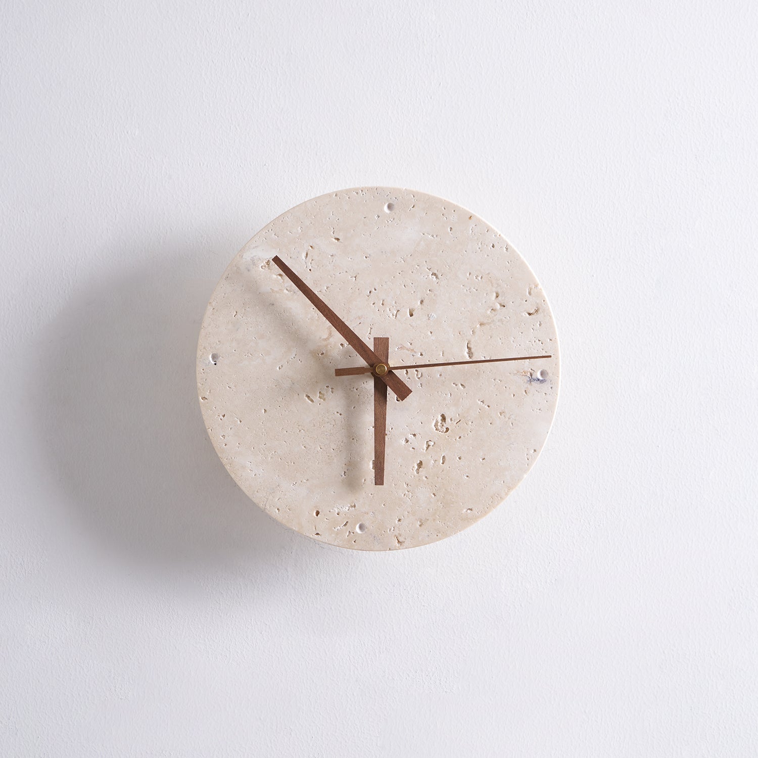 Freyza | Horloge murale en travertin et applique murale d’intérieur – chambre et salon