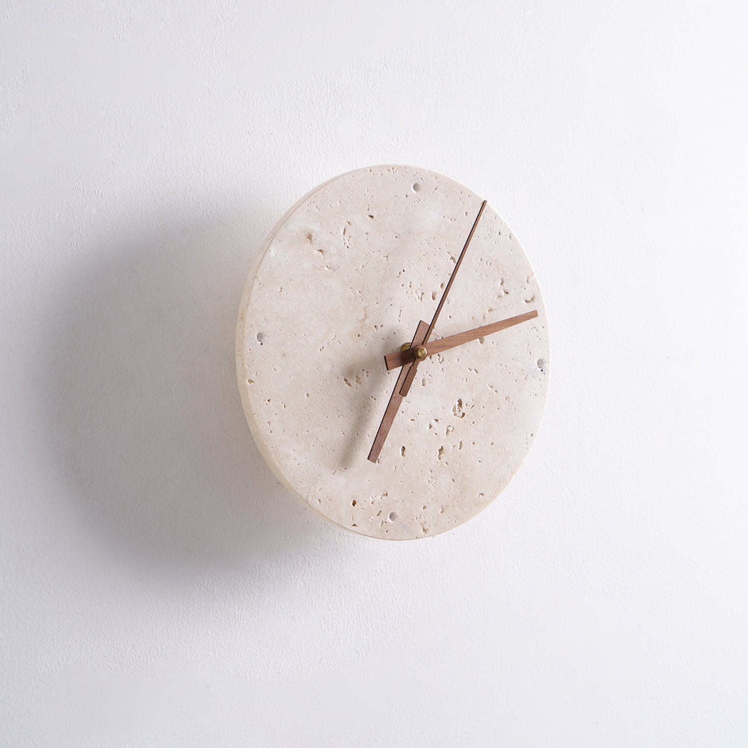 Freyza | Horloge murale en travertin et applique murale d’intérieur – chambre et salon