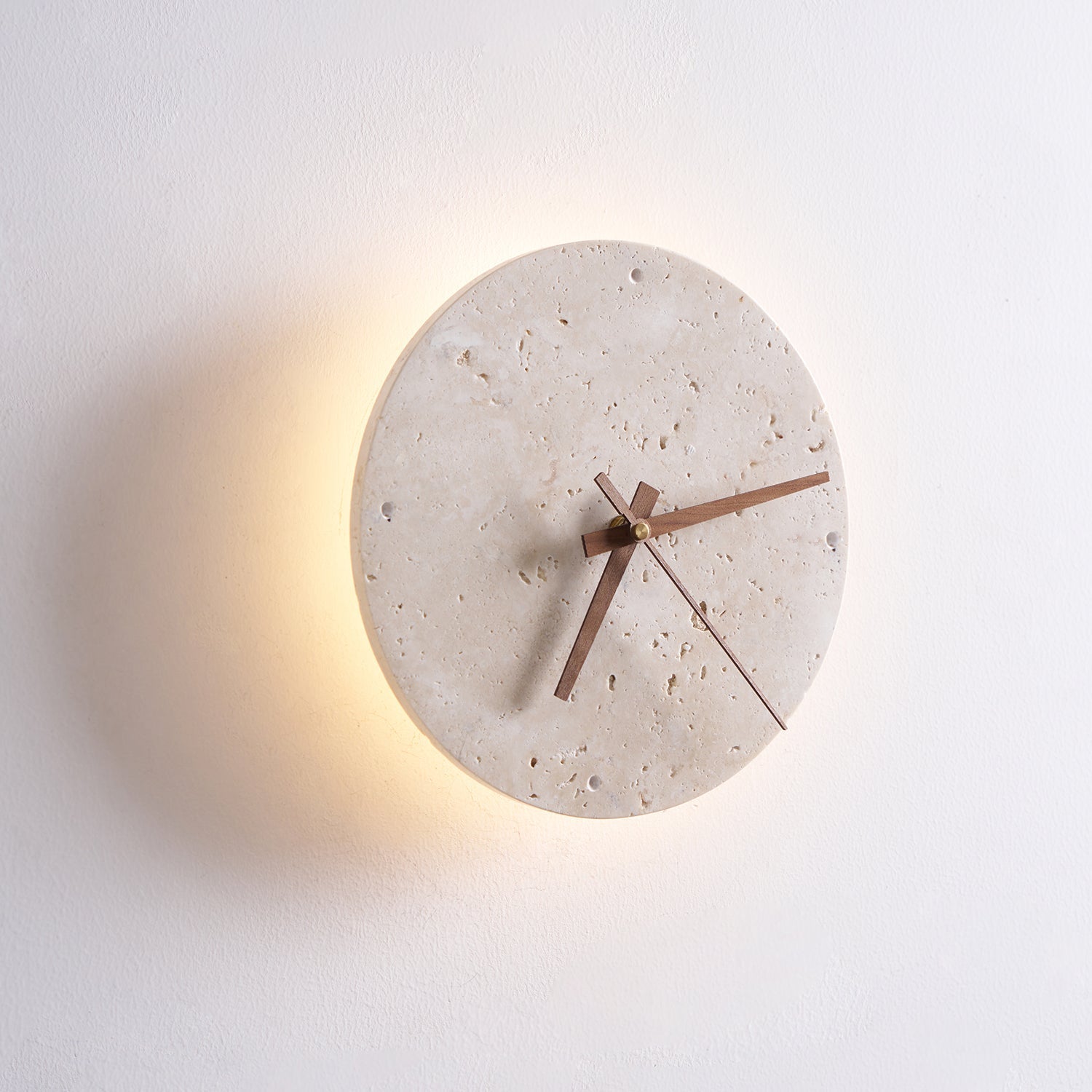 Freyza | Horloge murale en travertin et applique murale d’intérieur – chambre et salon