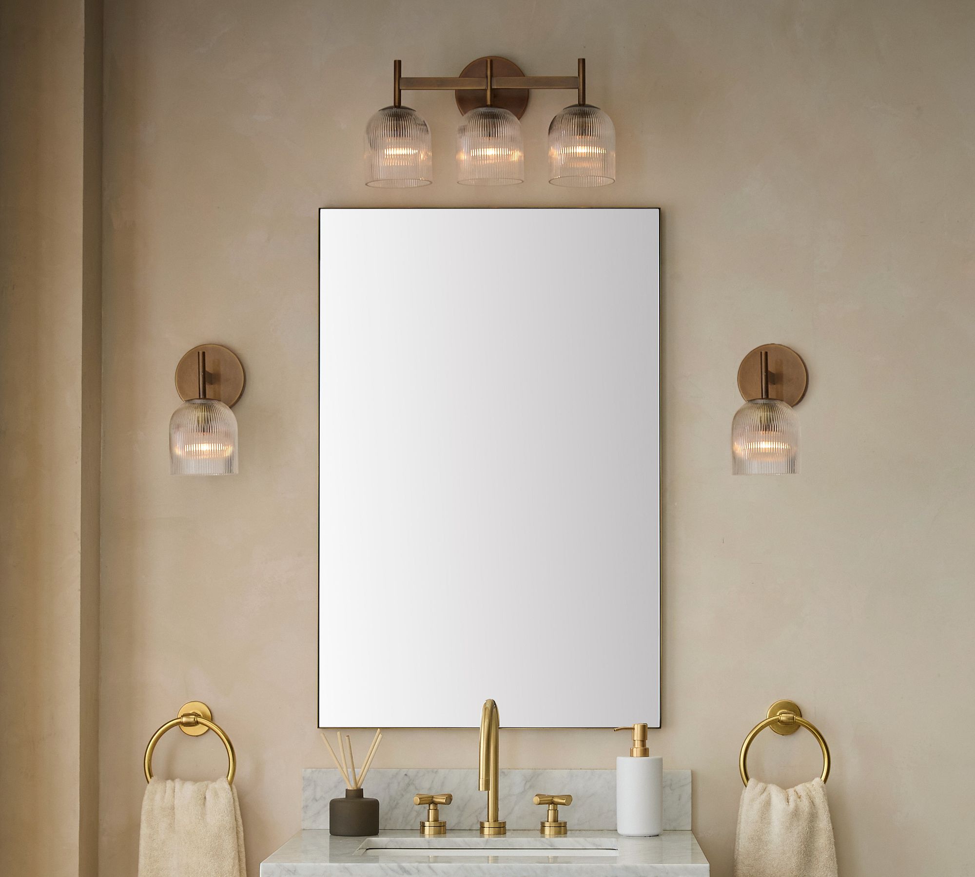 Freyza | Glass Wall Light – Bedroom Hallway