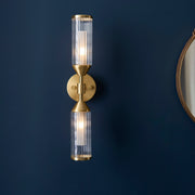 Freyza – Amos-Doppelwandlampe für das Herzogtum, satiniertes Messing