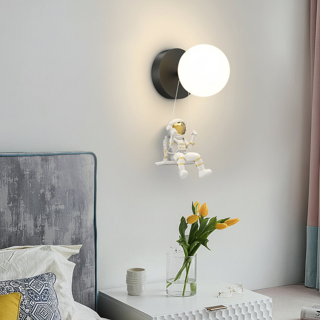 Freyza - LED Wall Sconce Light – Modern Astronaut Round Ball Spaceman (25x10cm / 9.8x3.9in)