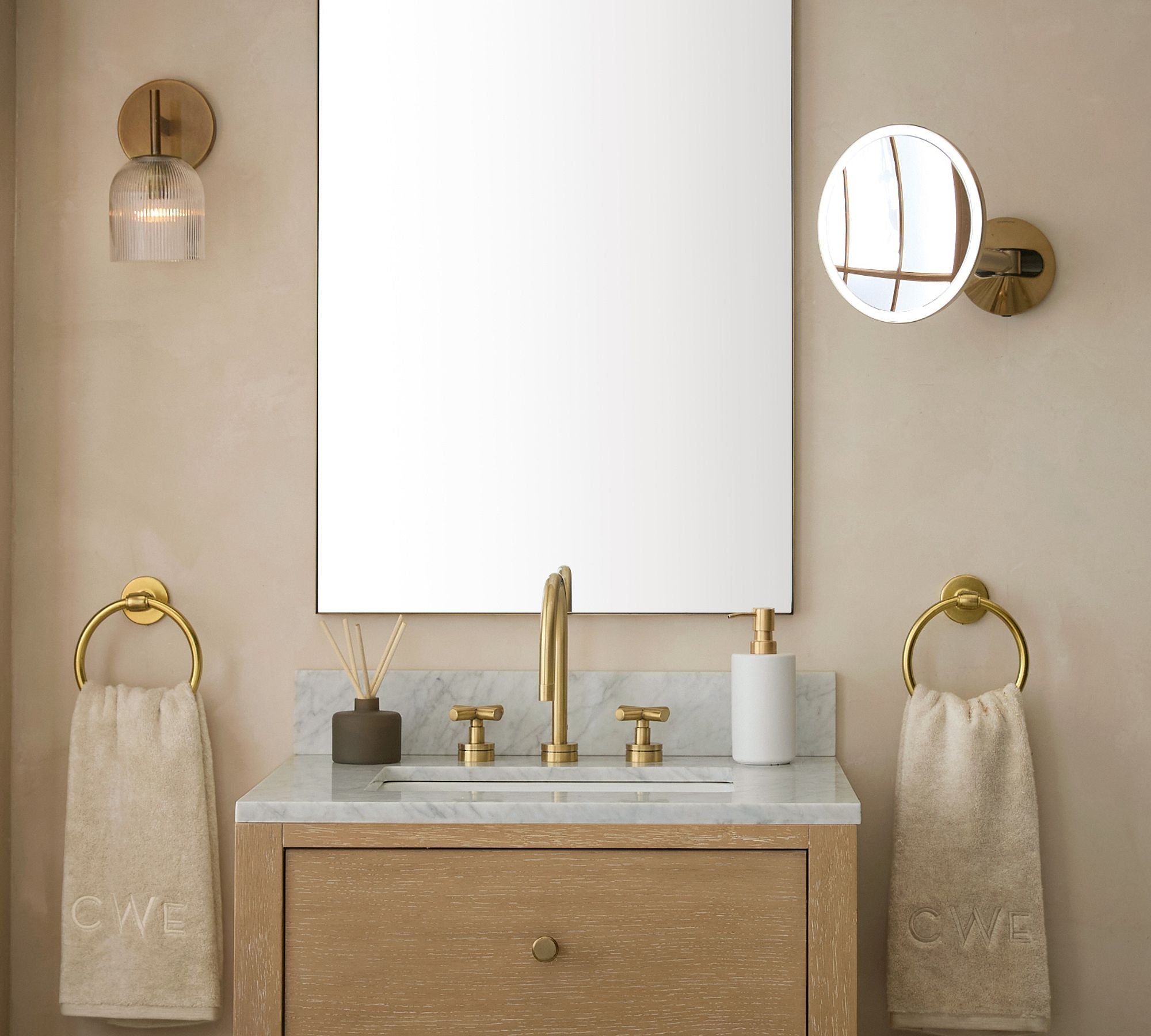 Freyza | Glass Wall Light – Bedroom Hallway