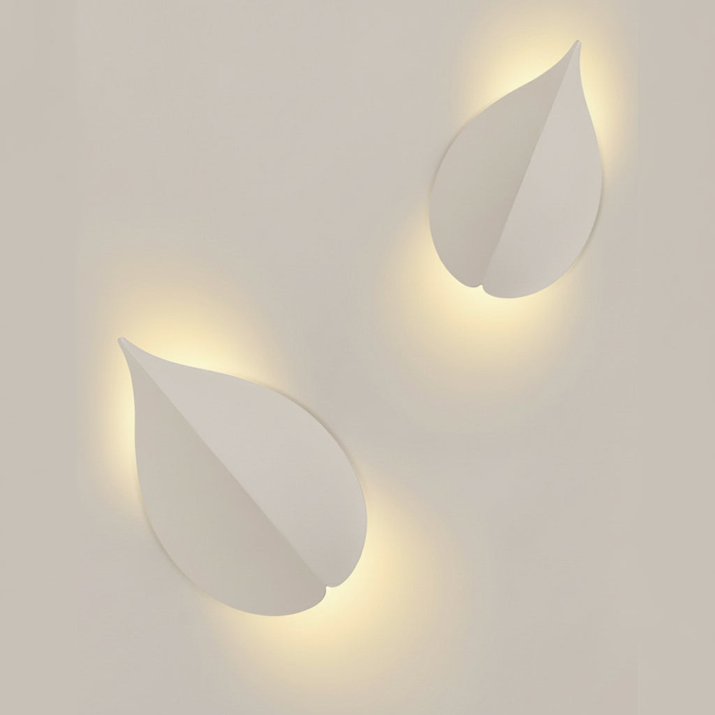 Freyza - LED Wall Sconce – Leaf Shaped Geometric Iron Acrylic Black White (Integrated LED & 15x25cm)