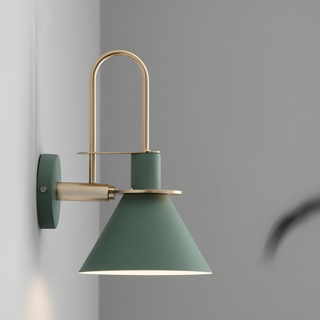 Freyza - LED Wall Sconce Light – Modern Nordic Horn Iron Brass (37x20cm / 14.5x7.8in)