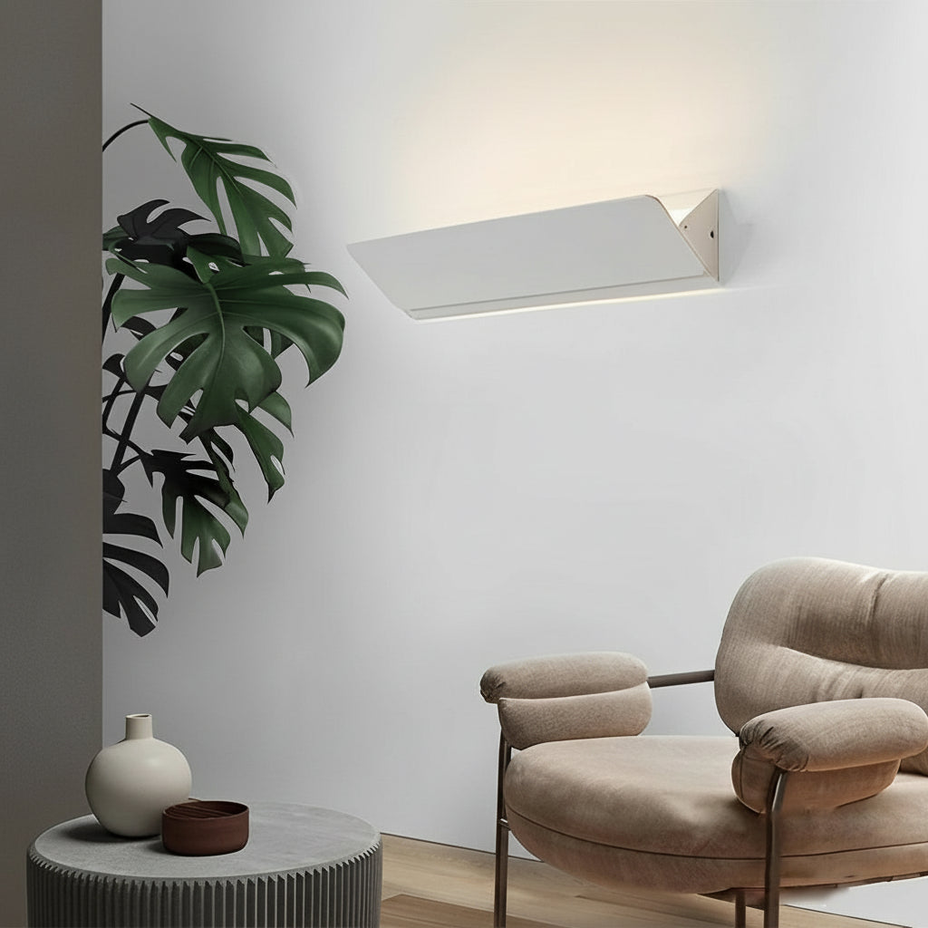 Freyza - Nordic Linear LED Wall Sconce – 270° Rotatable Adjustable Light (White Aluminum)