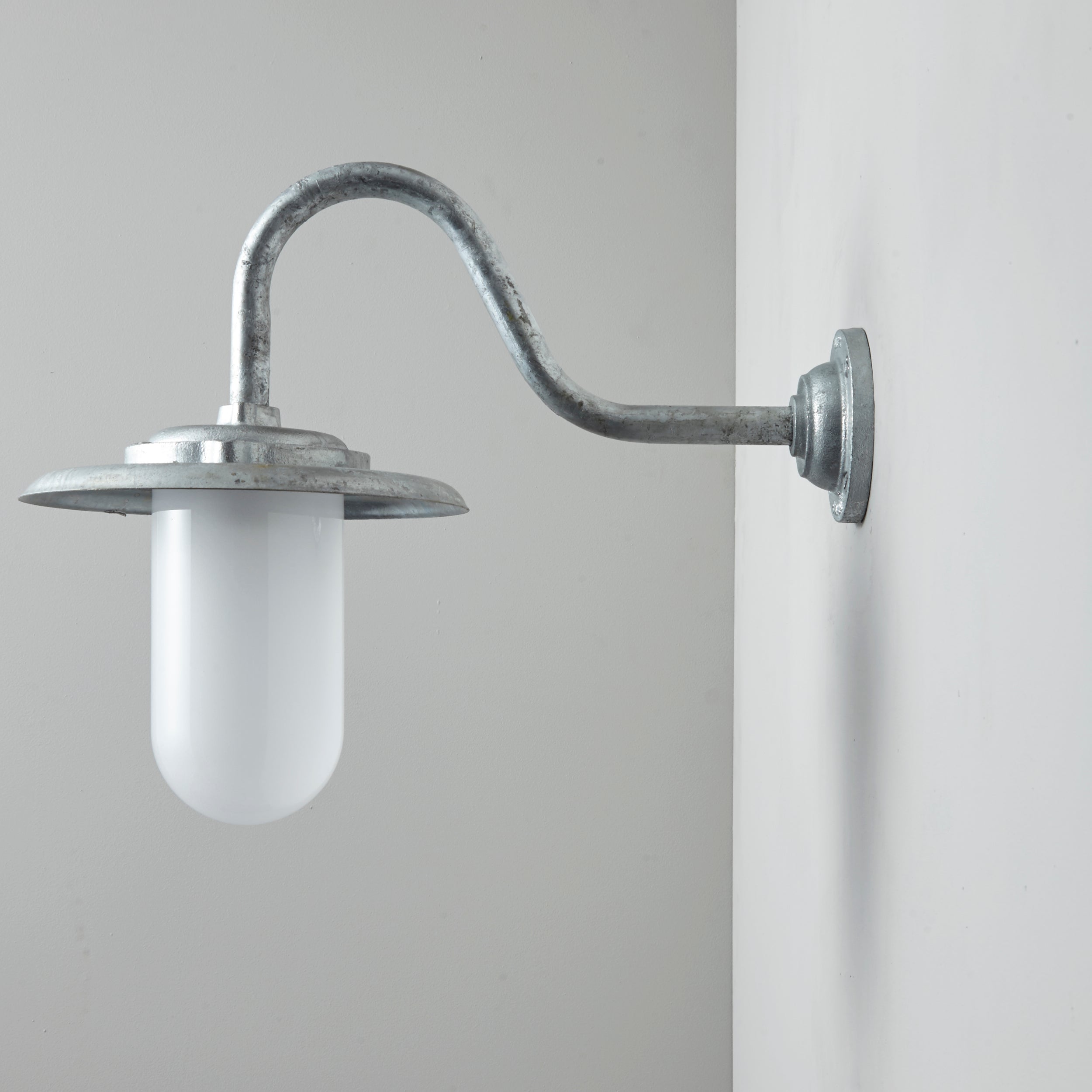 Freyza - Davey Lighting Galvanised Exterior Swan Neck Wall Light 7677, Clear Glass