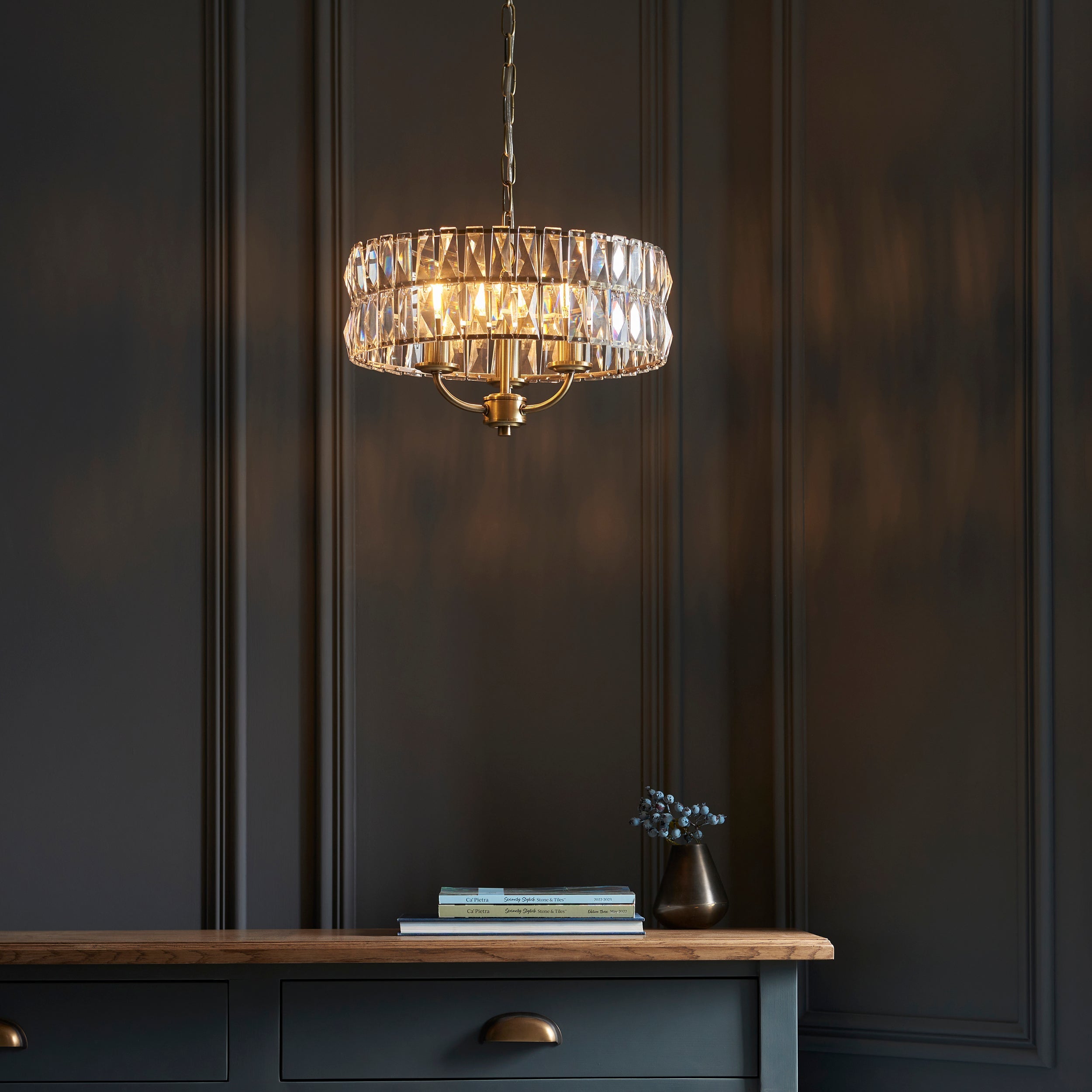 Freyza – Lustre Endon Clifton à 3 lumières, laiton antique