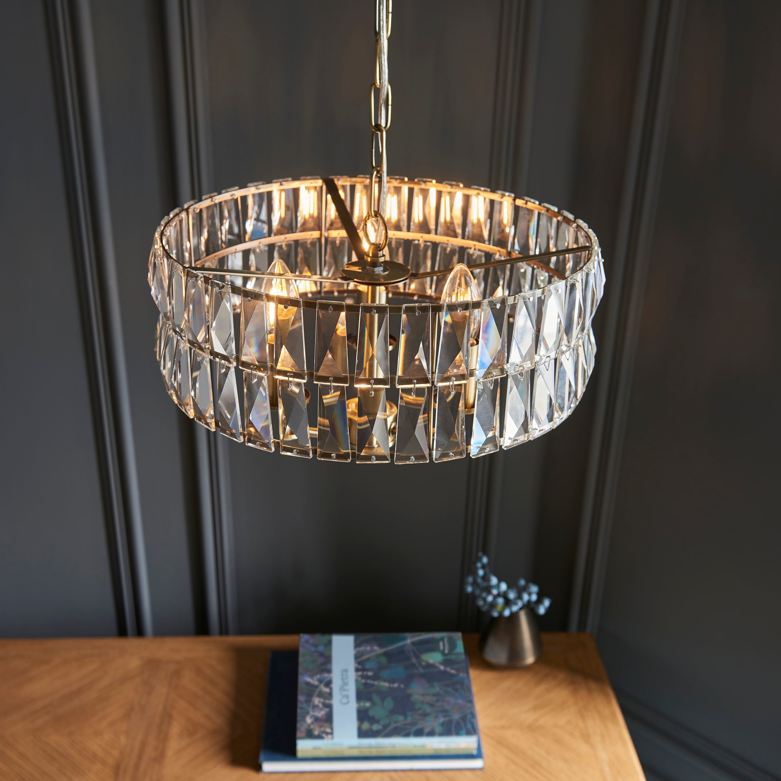 Freyza – Lustre Endon Clifton à 3 lumières, laiton antique