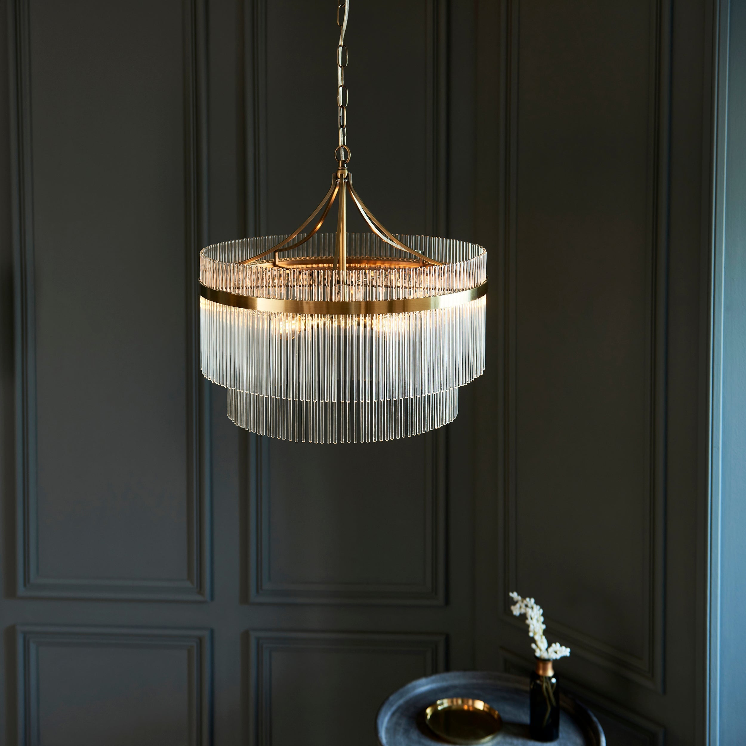 Freyza – Lustre Endon Marietta 5 lumières en laiton antique et verre