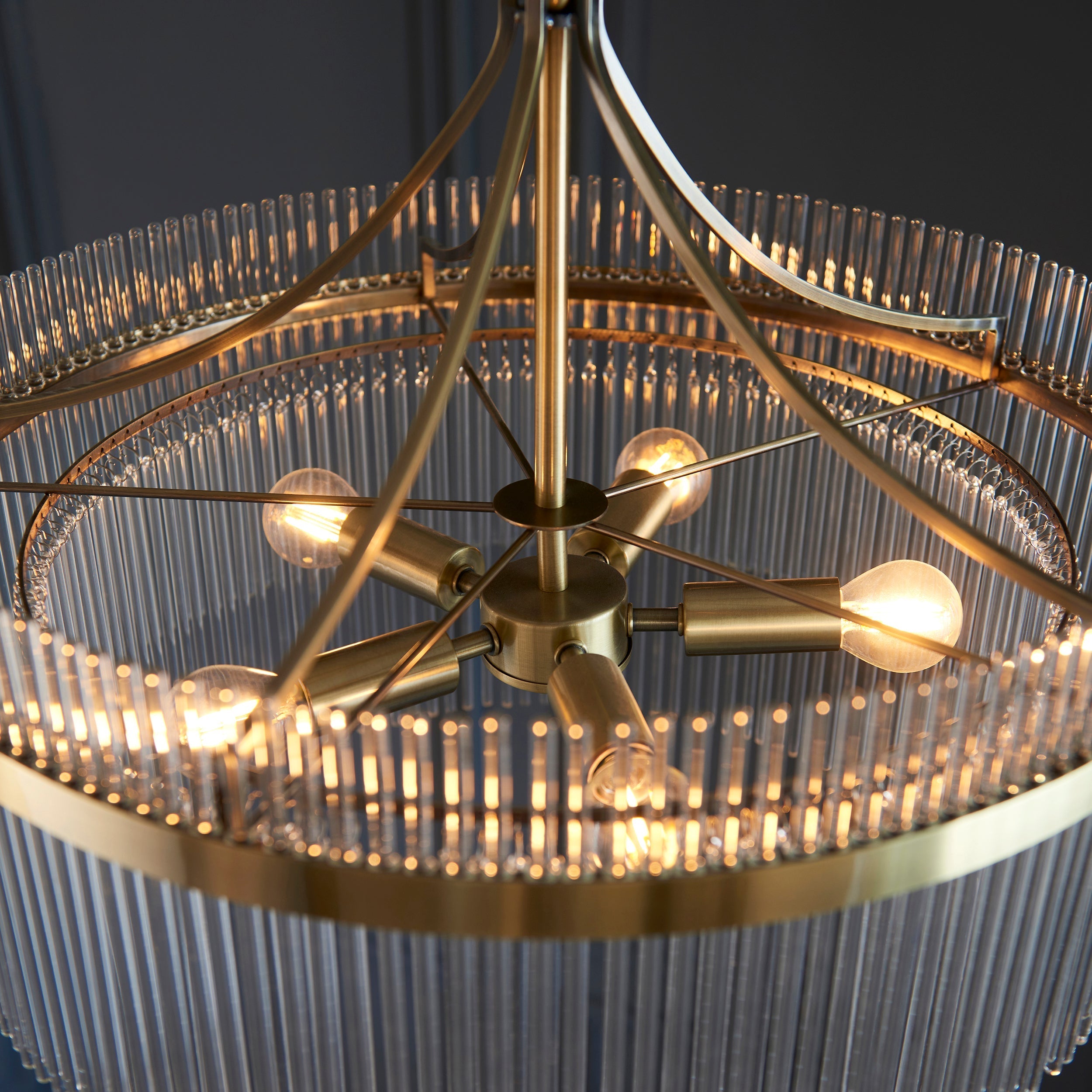 Freyza – Lustre Endon Marietta 5 lumières en laiton antique et verre