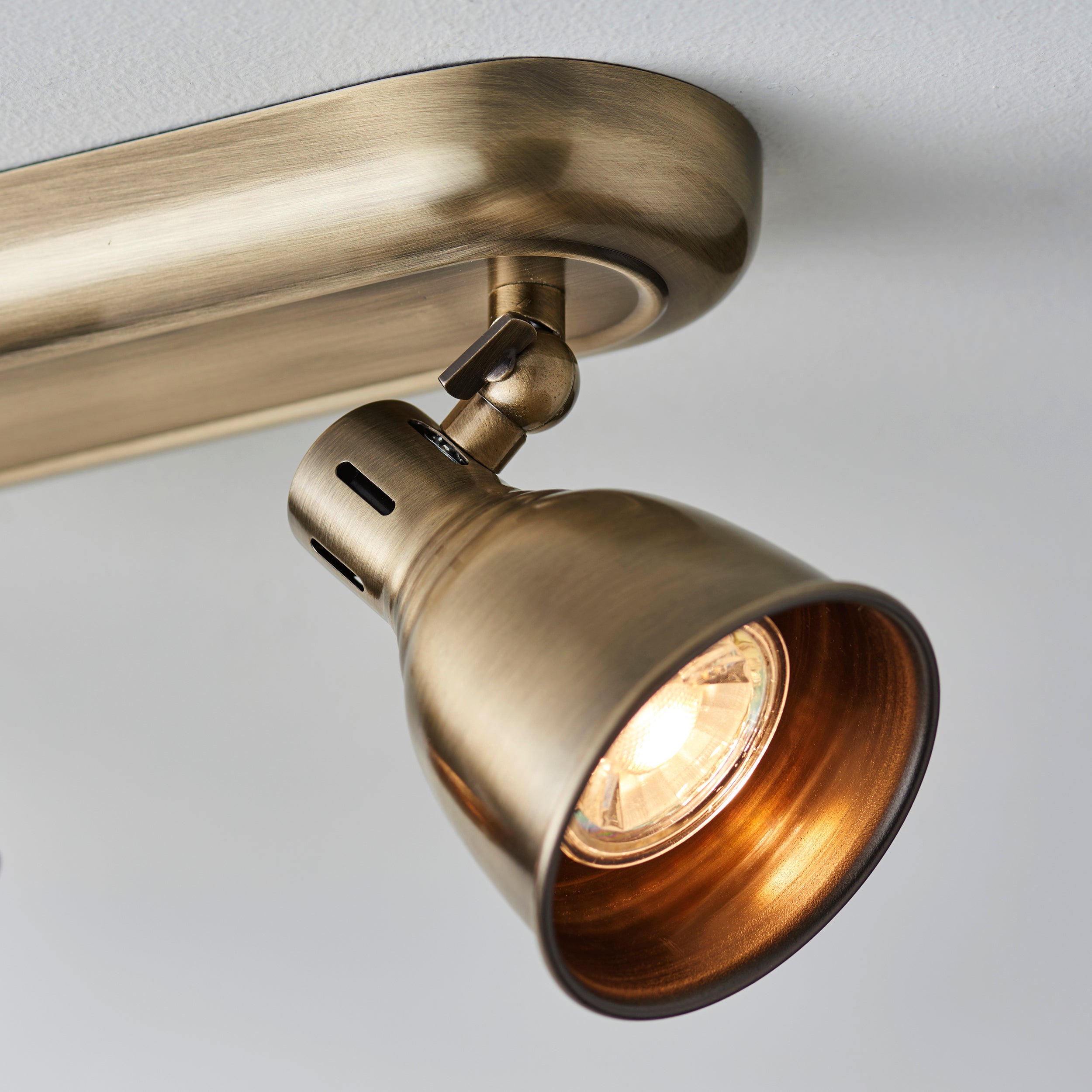 Freyza - Endon Westbury 4 Bar Spot Antique Brass