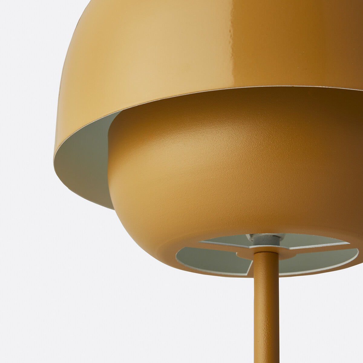 Freyza | Tischlampe – Zeitgemäße Nachttischlampe fürs Schlafzimmer