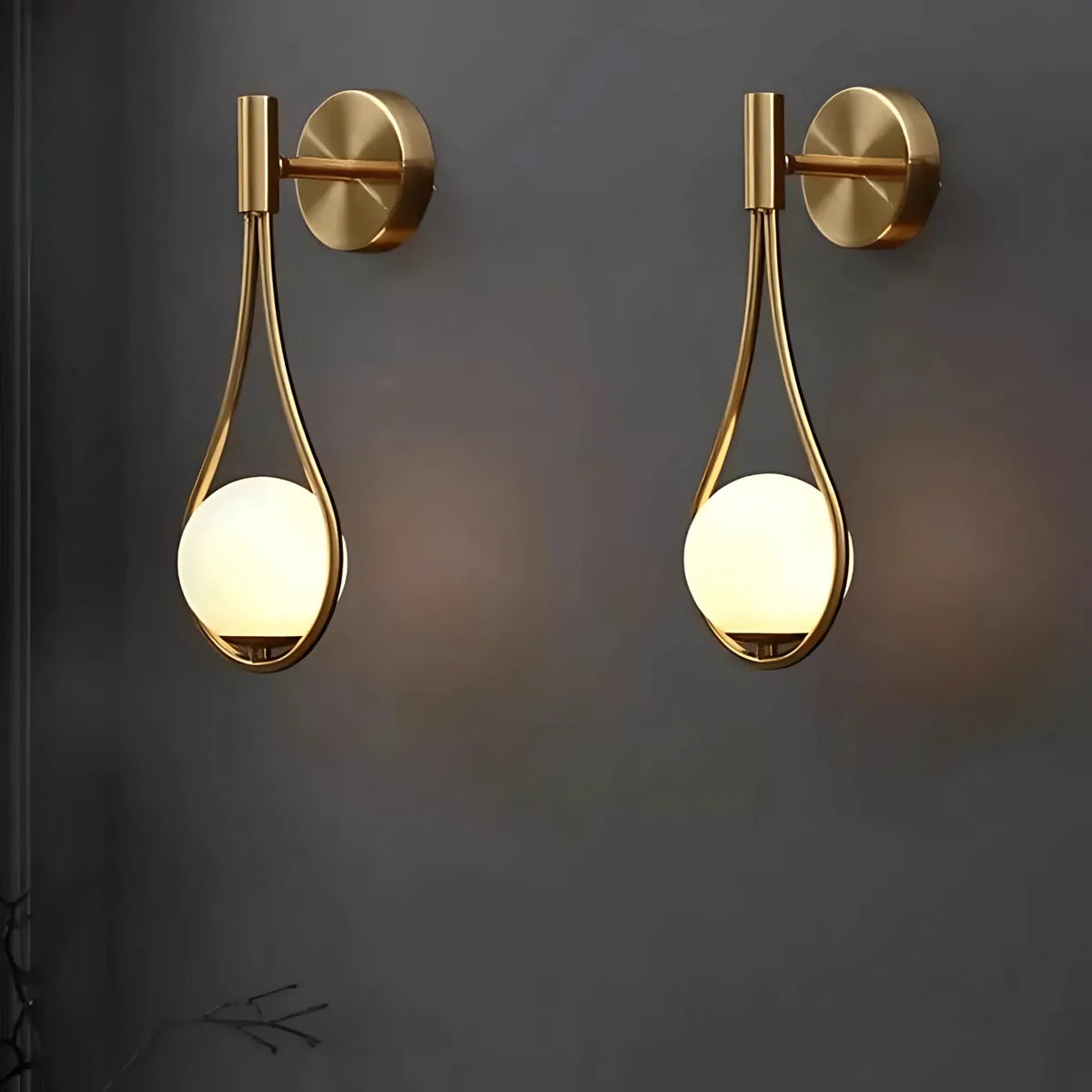 AquaSphere | Elegant Modern Teardrop Wall Sconce Light Fixture 4