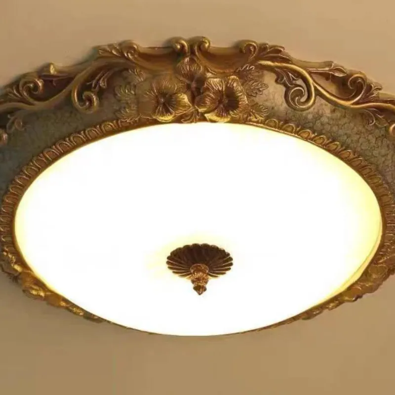Freyza | Plafonnier à ras de plafond en résine et laiton – Chambre, couloir, cuisine