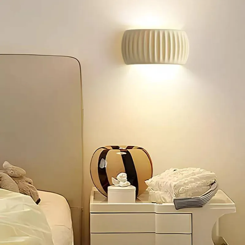 Freyza | Applique murale d’intérieur en résine – Chambre et salon modernes