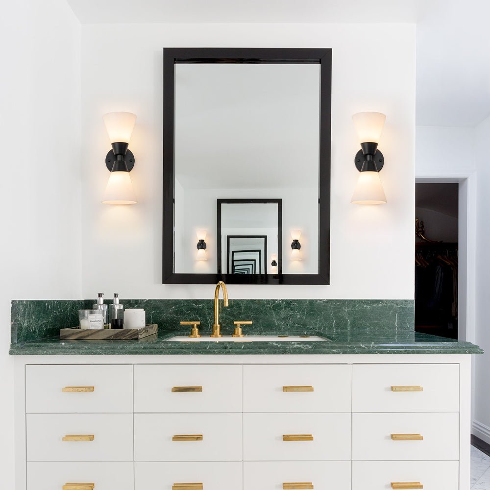 Freyza | Eirikur Wandleuchte aus Opalglas im Mid-Century-Stil – Wohnzimmer und Flur im Mid-Century-Stil