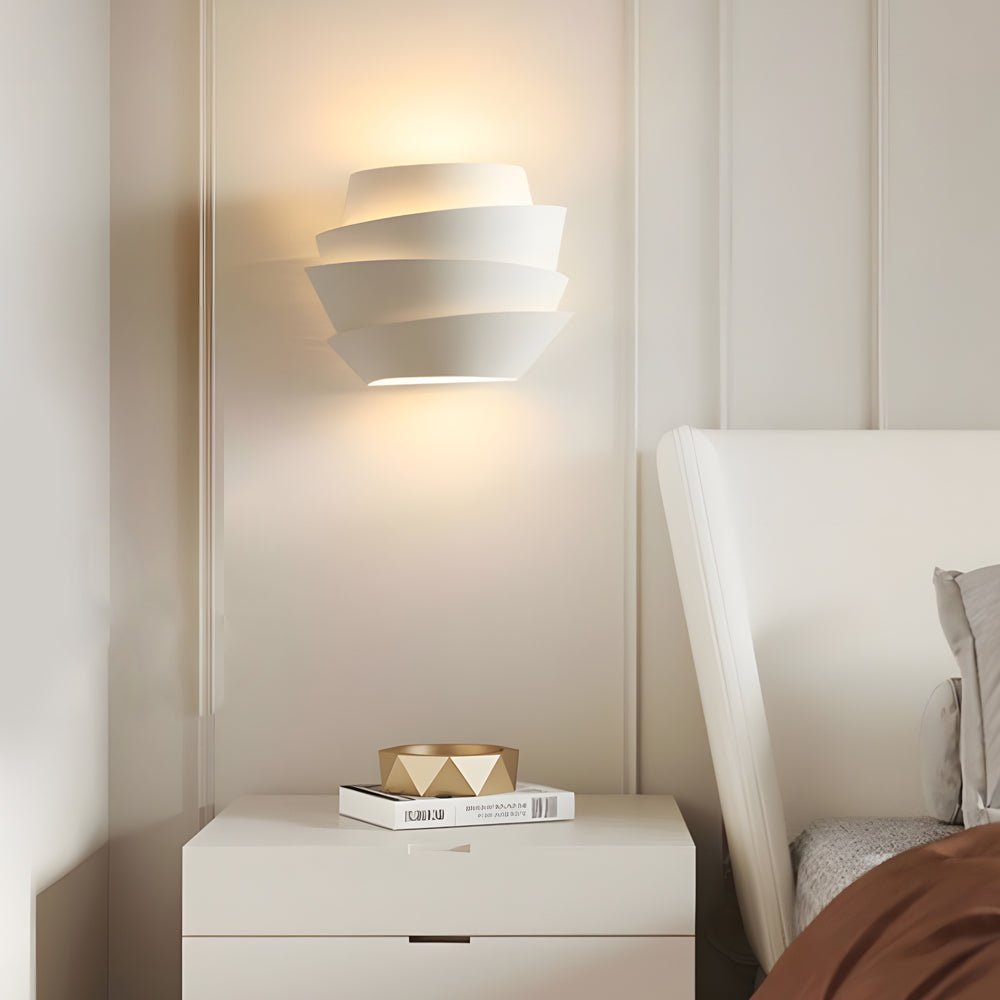 Freyza - Modern White Layered Wall Sconce – Half-Cylinder Iron 2-Light (G9 & 10x30cm)