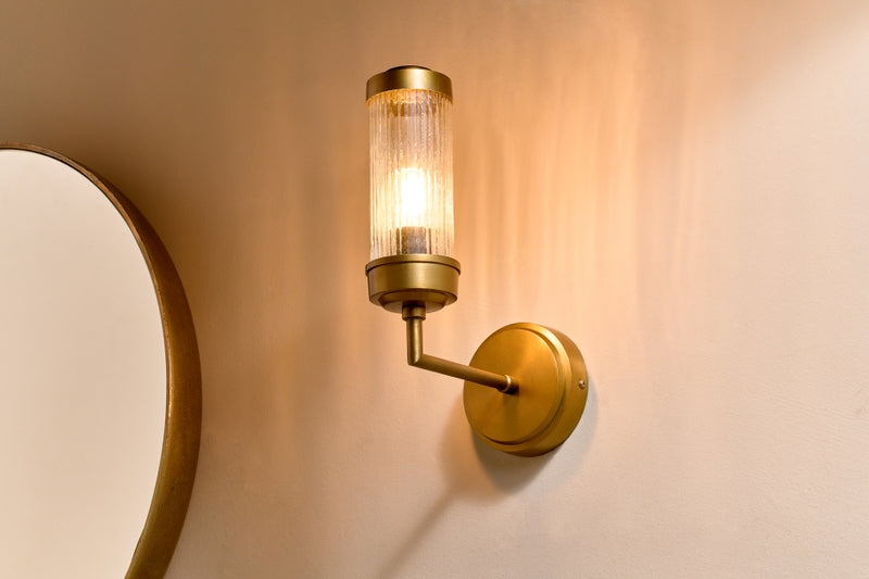 Freyza – Applique murale simple pour salle de bains Nkuku Akurdi