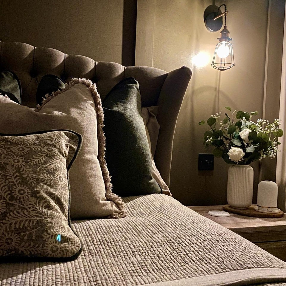 Freyza - Montgomery Wall Light