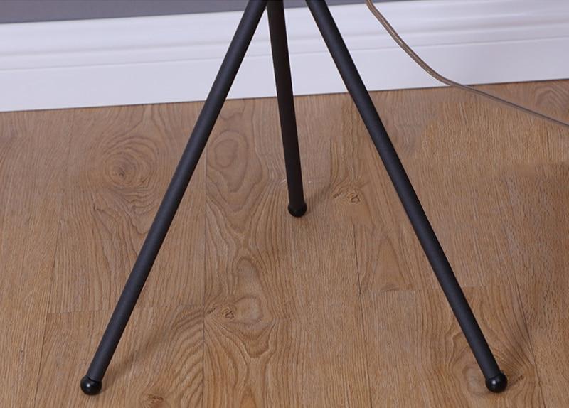 Freyza – Lance – Moderner nordischer Beistelltisch und Lampe