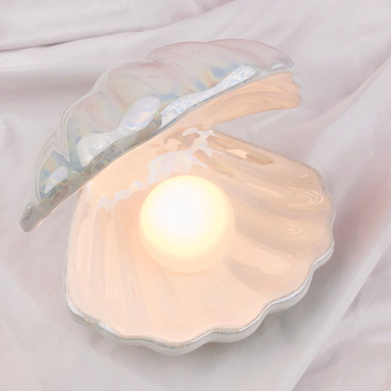 Freyza - Sirenita - Pearl & Shell Desk Lamp