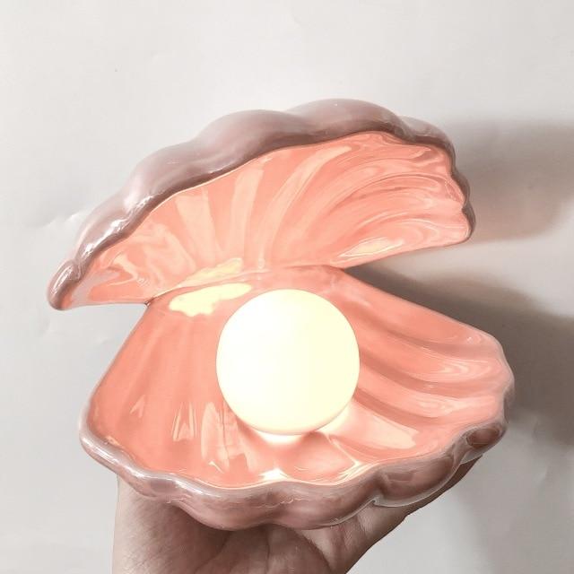 Freyza - Sirenita - Pearl & Shell Desk Lamp
