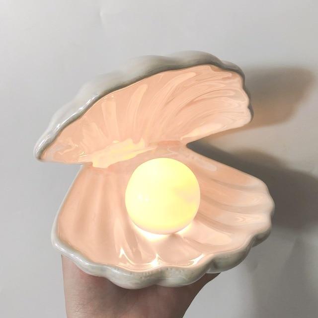Freyza - Sirenita - Pearl & Shell Desk Lamp