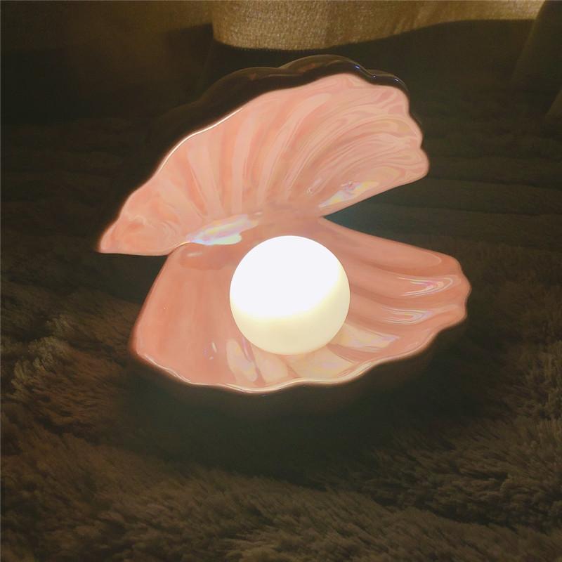 Freyza - Sirenita - Pearl & Shell Desk Lamp