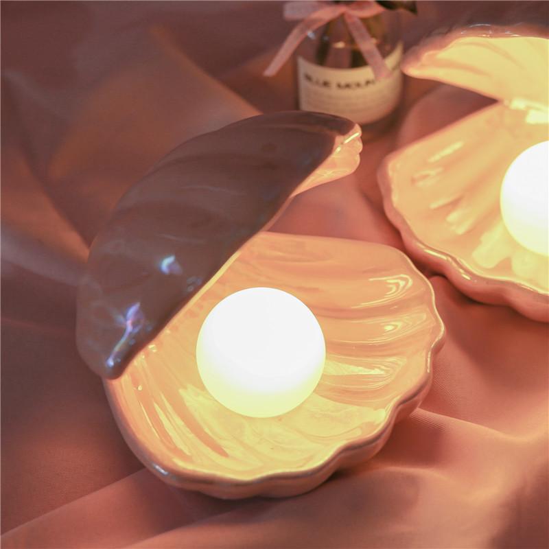 Freyza - Sirenita - Pearl & Shell Desk Lamp